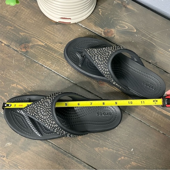 Crocs Sandals Size 6 Black Embellished Diamante Casual - Picture 11 of 12